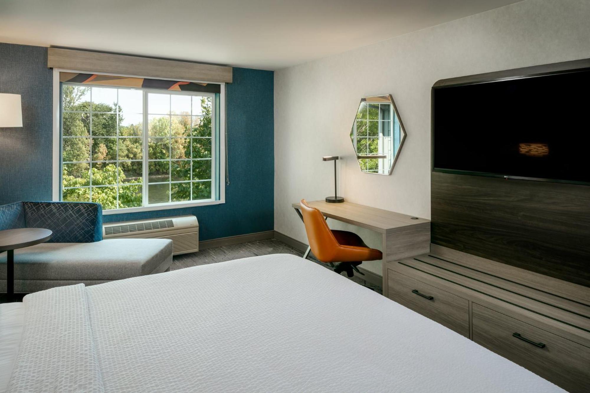 Express Corvallis-on The River By Ihg Hotel 3*
