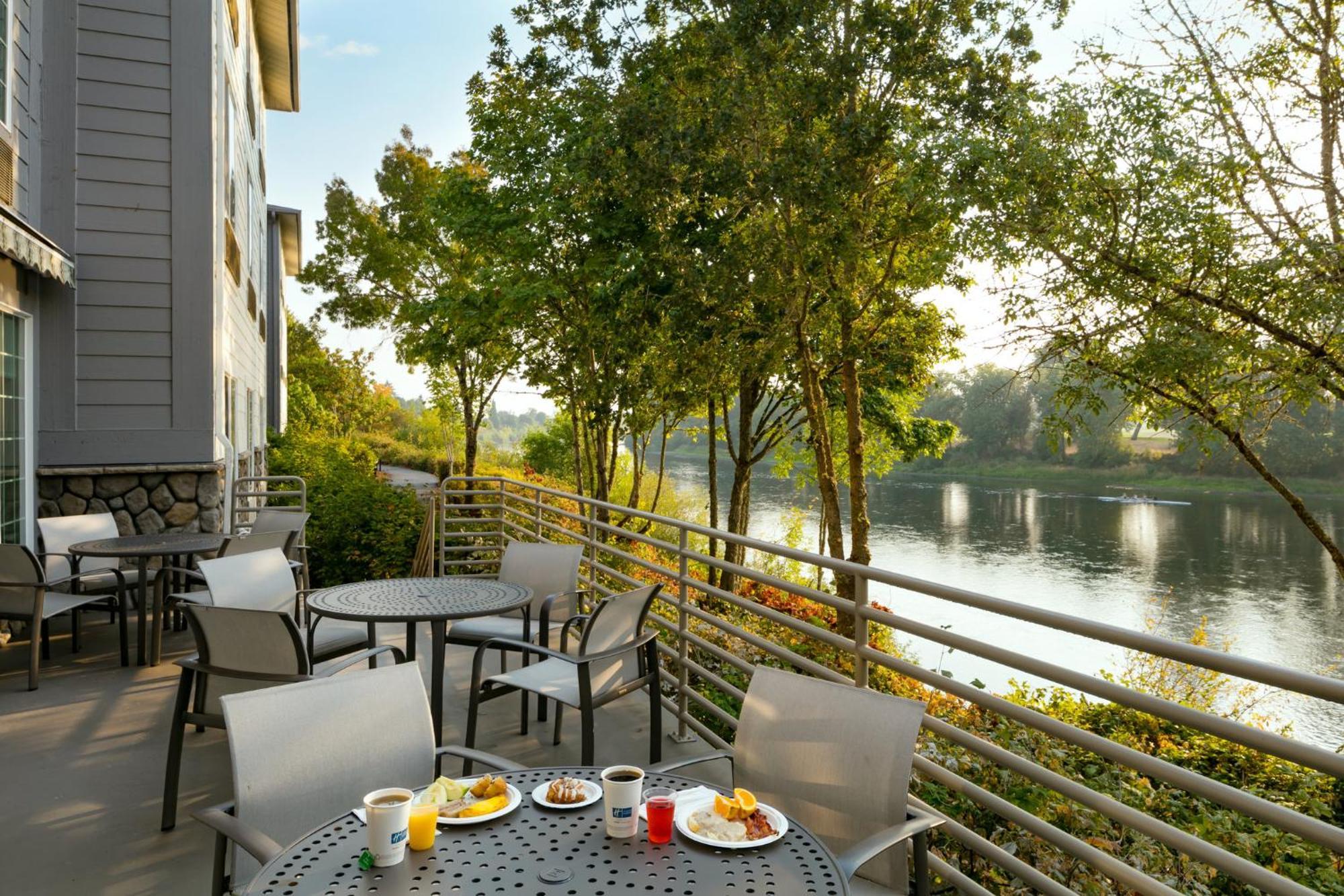 Express Corvallis-on The River By Ihg Hotel
