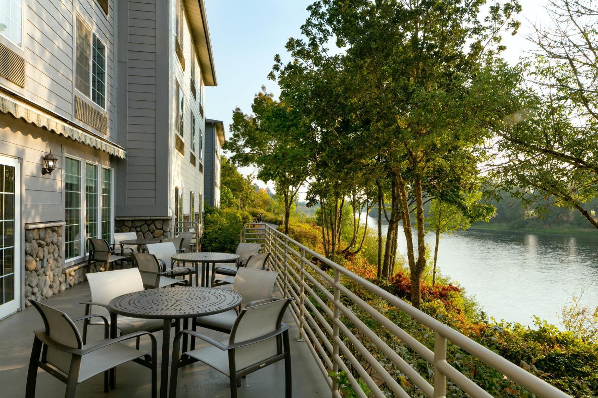 Express Corvallis-on The River By Ihg Hotel