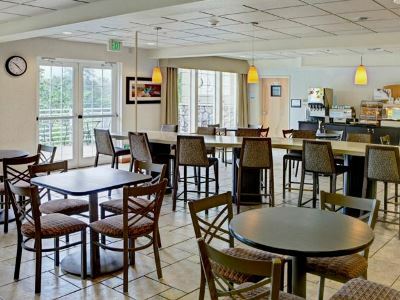 Express Corvallis-on The River By Ihg Hotel